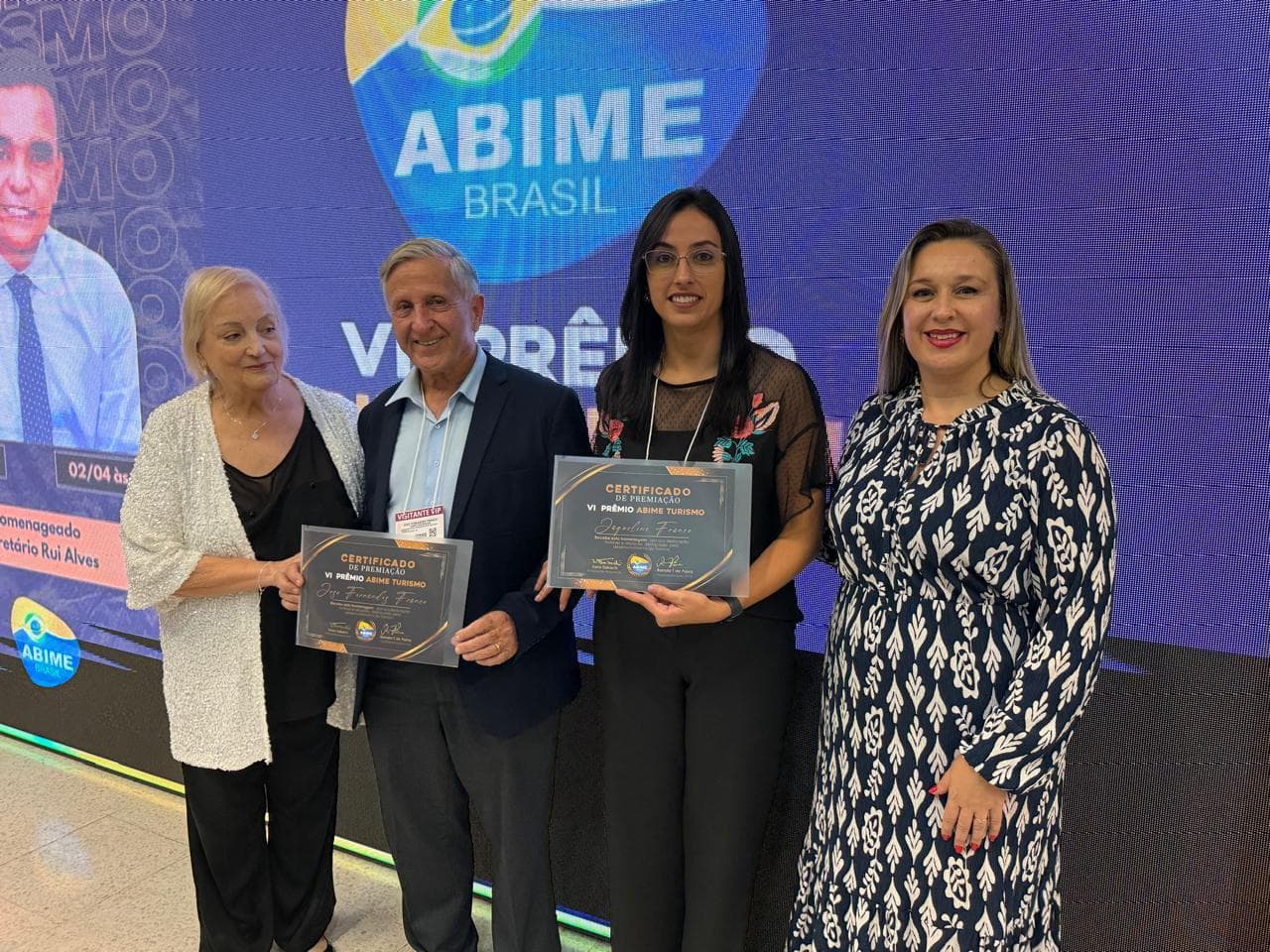 Jaqueline e José Fernandes Franco recebem Prêmio Destaque do Setor no VI Prêmio ABIME Turismo 2025
