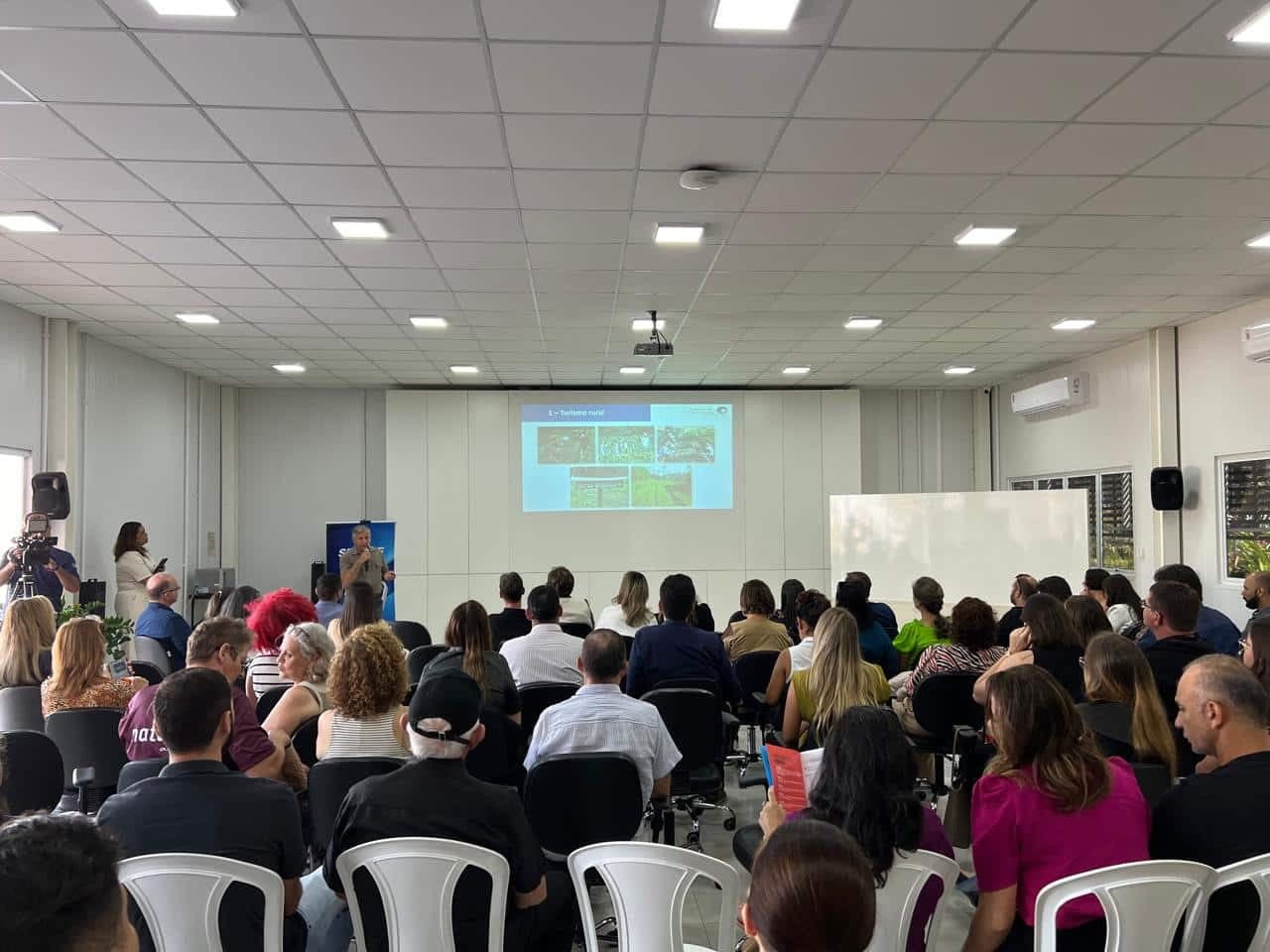 Diretores da Rede dos Sonhos palestram no 1º Encontro de Estratégias para o Turismo Local em Sinop-MT.