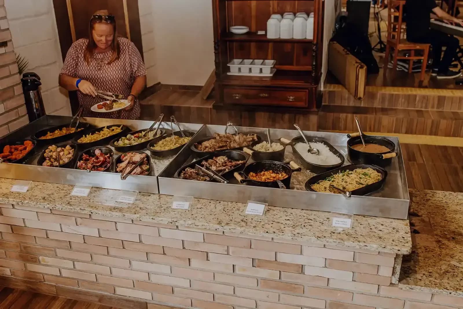 Almoço servido no Colina dos Sonhos